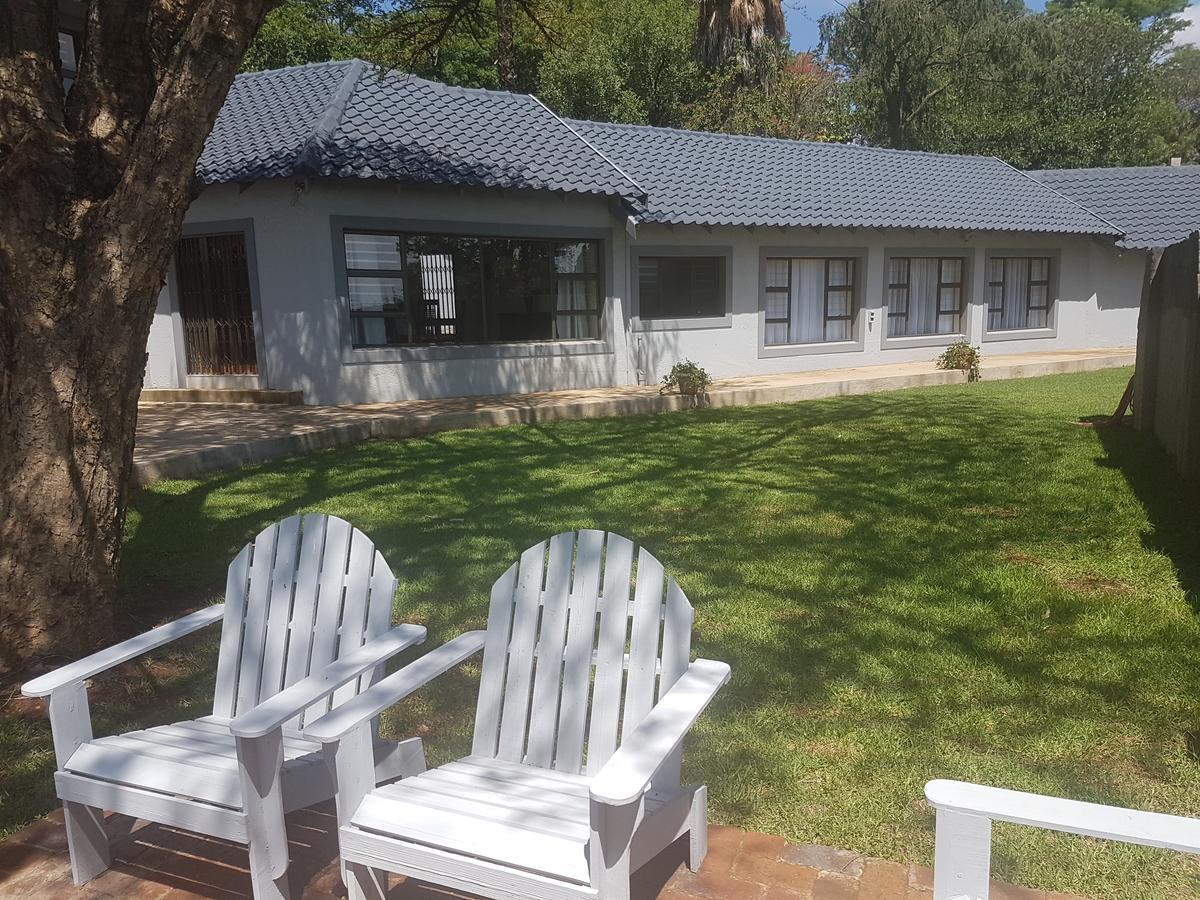 6 On Capella Guesthouse Primrose Екстер'єр фото