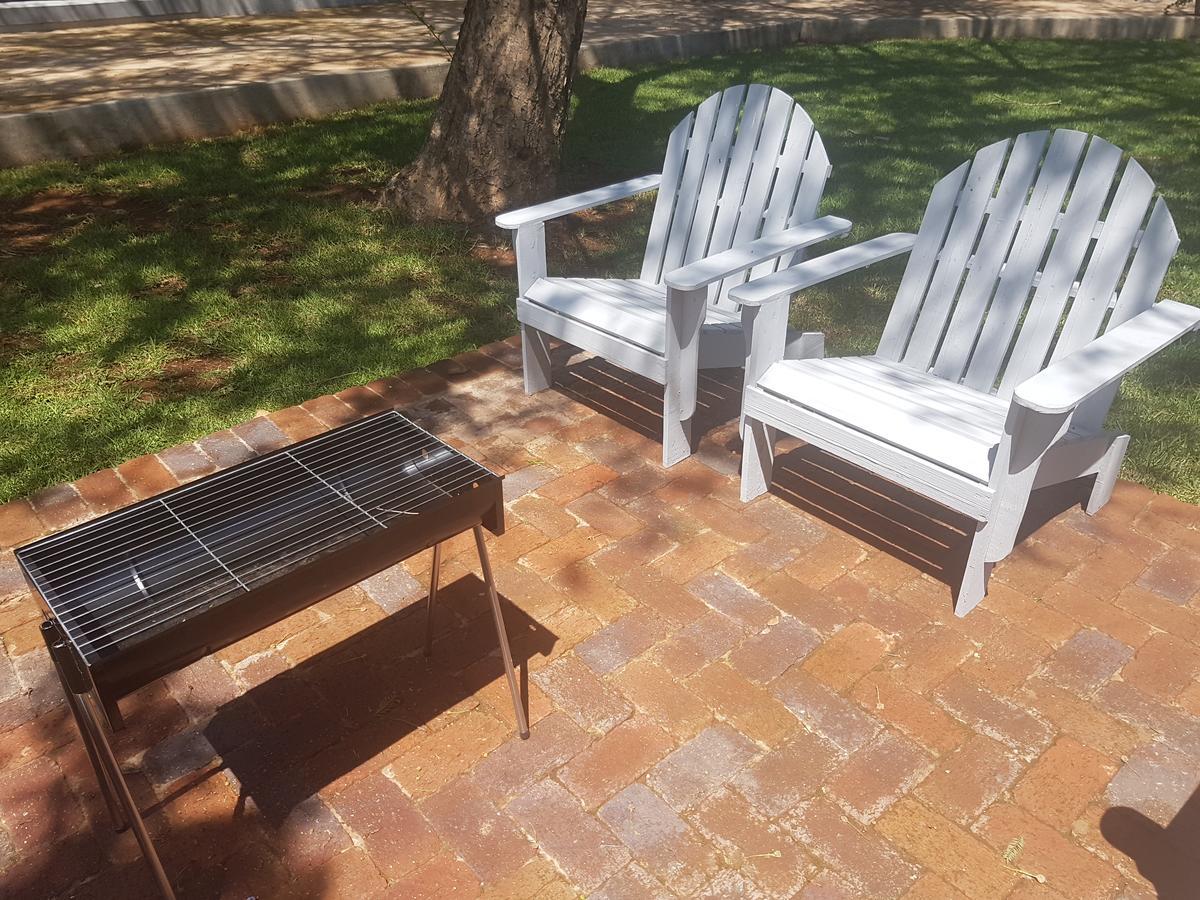 6 On Capella Guesthouse Primrose Екстер'єр фото