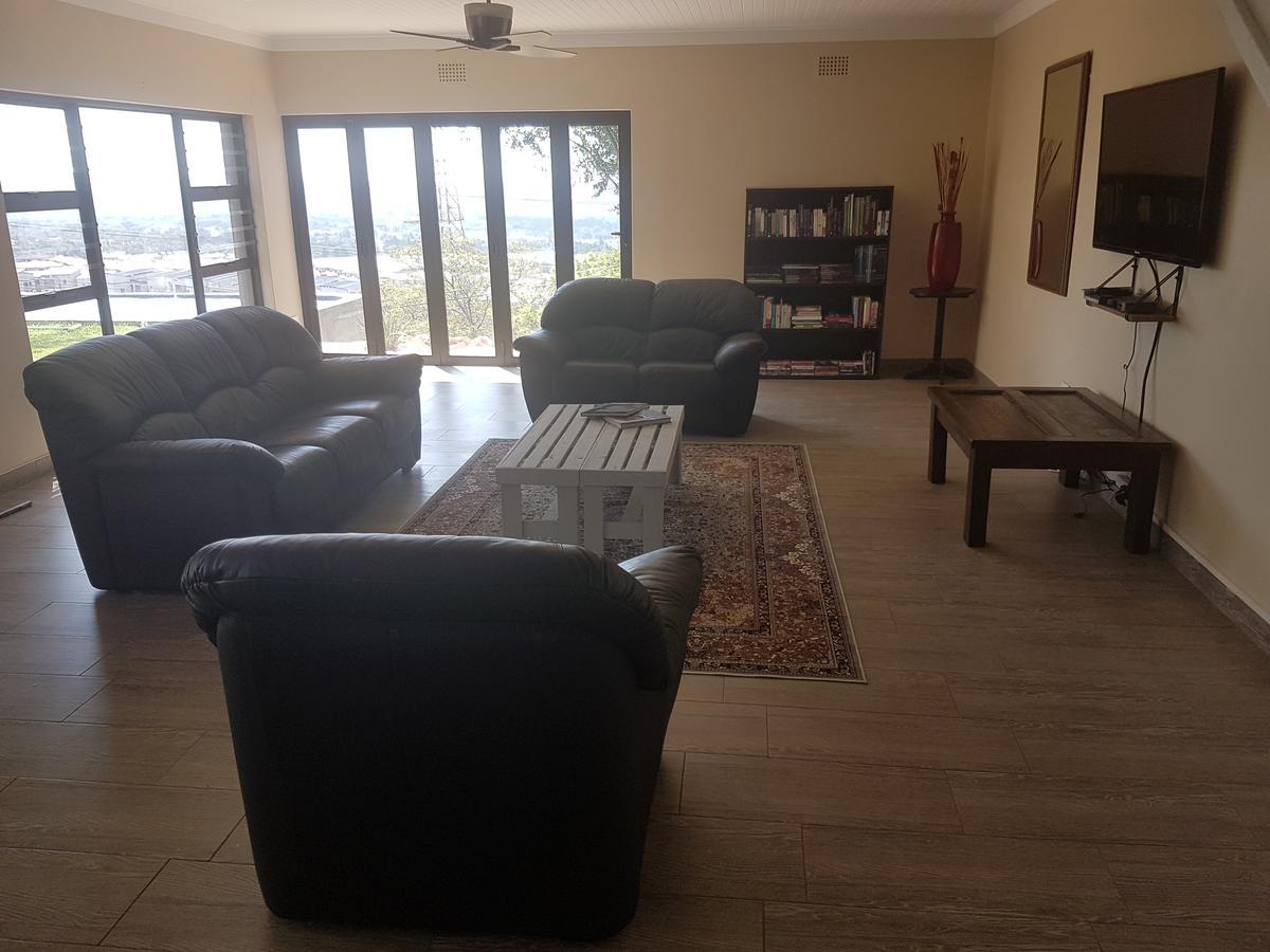 6 On Capella Guesthouse Primrose Екстер'єр фото