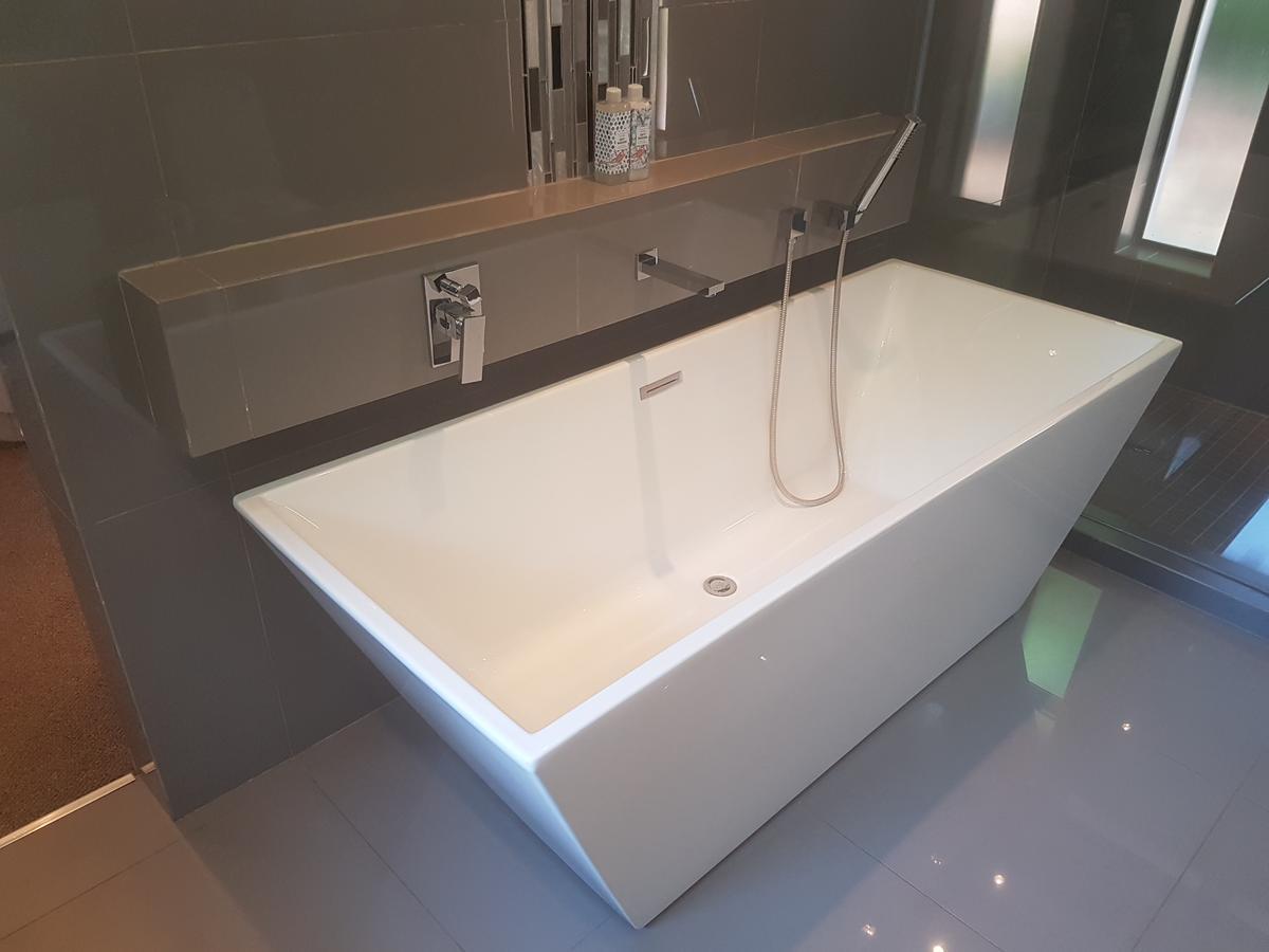 6 On Capella Guesthouse Primrose Екстер'єр фото