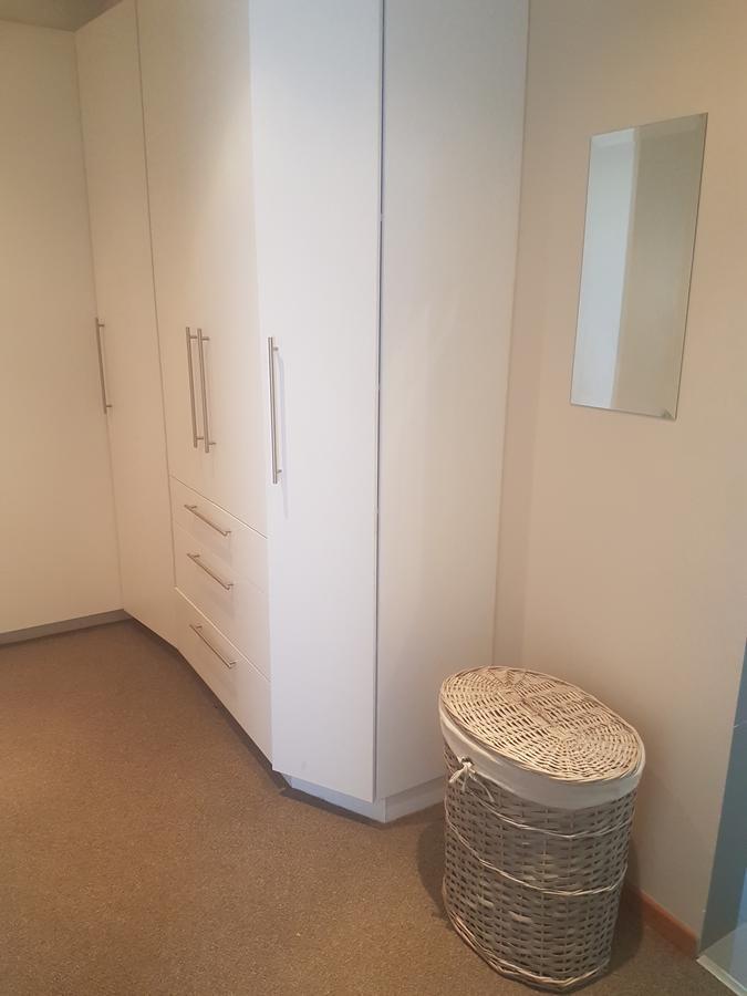 6 On Capella Guesthouse Primrose Екстер'єр фото