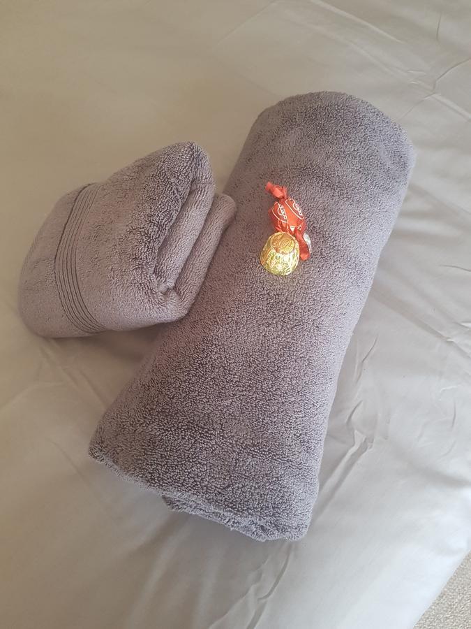 6 On Capella Guesthouse Primrose Екстер'єр фото