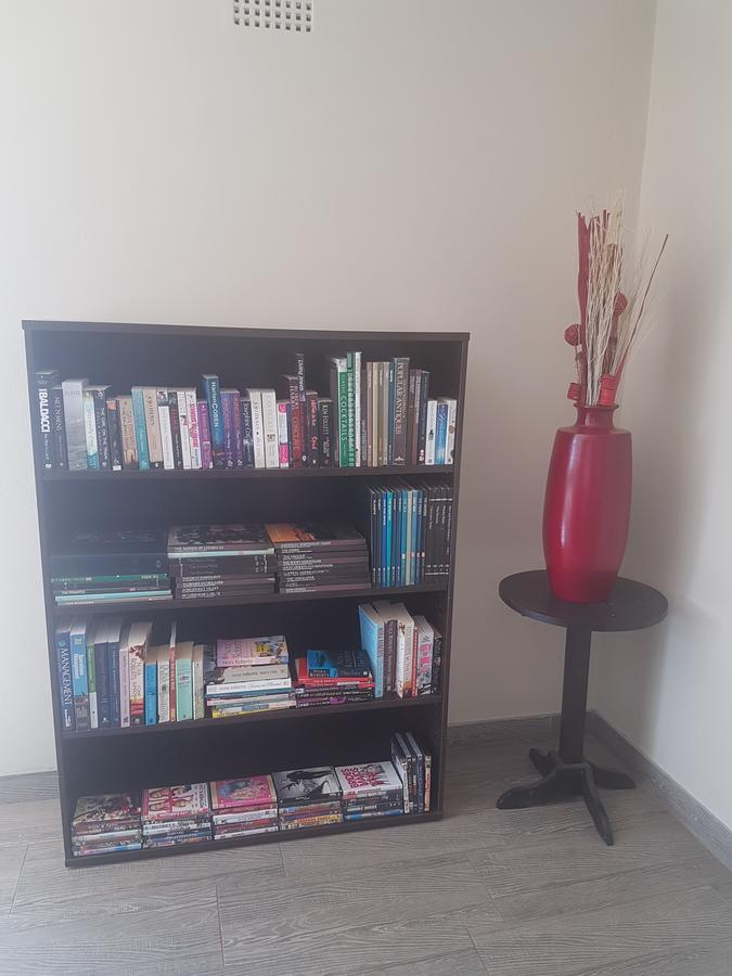 6 On Capella Guesthouse Primrose Екстер'єр фото